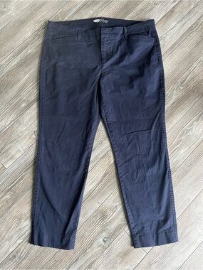 Old Navy mid rise Pixie pant